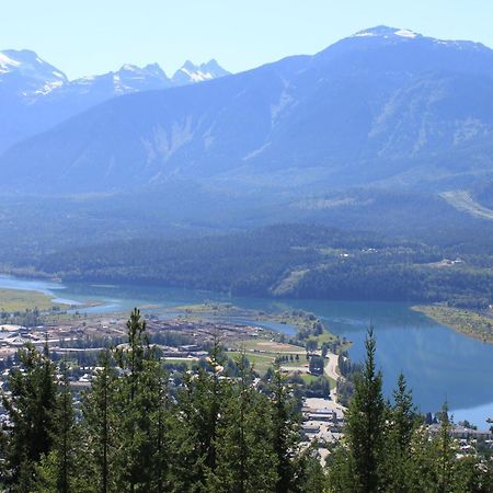 Alpenrose Revelstoke Bed & Breakfast Exteriér fotografie